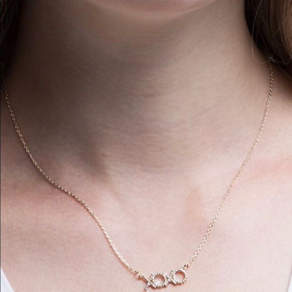 🆕XOXO crystal necklace - Picture 4 of 6